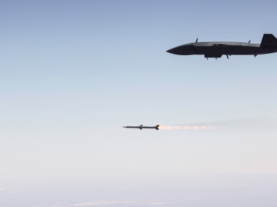 Australijski bezzałogowiec MQ-28A Ghost Bat zestrzelił cel powietrzny pociskiem AMRAAM