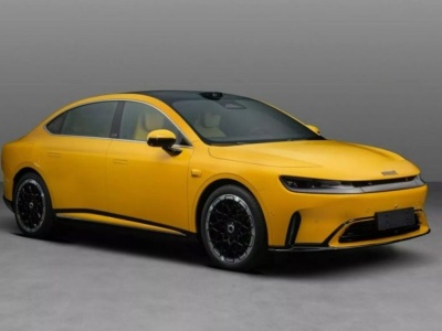 Niby Smart, a kawał auta. To pierwsza limuzyna w historii tej marki