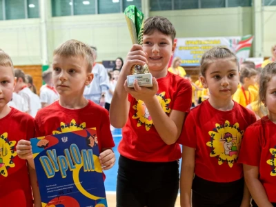 Maluchy na starcie, rodzice na trybunach. 35. Spartakiada Przedszkoli w Siedlcach