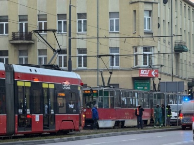 Częstochowa. Kolizja samochodu dostawczego i tramwaju. Występują utrudnienia!