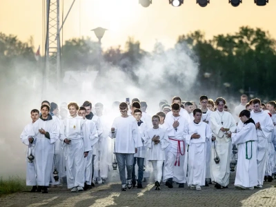 Ministrantki i ministranci – kim są i jak się czują przy ołtarzu