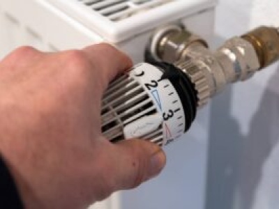 Koniec z tanim ogrzewaniem. UE wprowadza podatek ETS2 i przymusowe remonty domów!