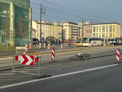 Plac Bohaterów Getta. Nowe przejście ma zakończyć lata karania pieszych (Galeria)