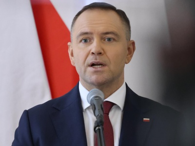 Ruletka prezydenckich wet. Karol Nawrocki nachalnie zaleca się do obu Konfederacji