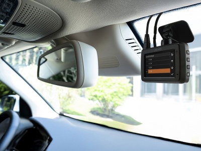 Nowość w gamie Mio – MiVue 802W Pro – rewolucja w zasilaniu czy tylko ewolucja nagrywania?