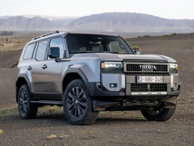 Nowy Land Cruiser z elektrycznym wsparciem