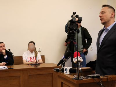 Była urzędniczka z Inowrocławia na ławie oskarżonych. Zaczął się proces Agnieszki Ch. z Krzysztofem Brejzą