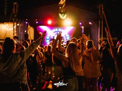 „Klasyczna rąbanka” w Okunince. Właściciele dyskotek przegrali, ale zakaz i tak tylko na papierze