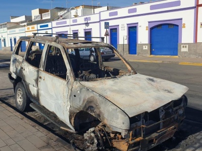Samochód w ogniu na Gran Canarii. Podejrzenie podpalenia