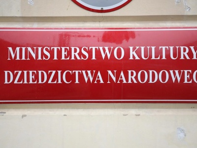 „Granty dla wybranych”. Kontrowersje wokół KPO dla kultury