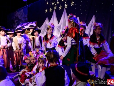 Ponad setka dzieci na scenie! Jubileuszowe jasełka Przedszkola Miejskiego nr 3