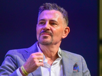 Znamy sekret młodości Krzysztofa Ibisza. Tej jednej rzeczy nie robi już od 25 lat