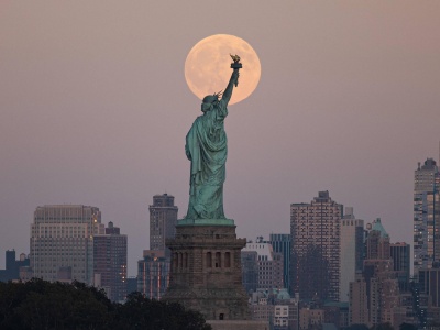 Uważaj, co piszesz na Facebooku. Rząd Trumpa sprawdzi twoje opinie, zanim cię wpuści