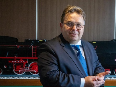 Marcin Wojewódka sprzedał akcje PKP Cargo za ponad 1 mln zł i odkupił taniej. Sprawę analizuje UKNF