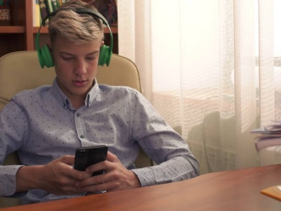 Australia blokuje media społecznościowe dzieciom. Problemem teraz są dorośli