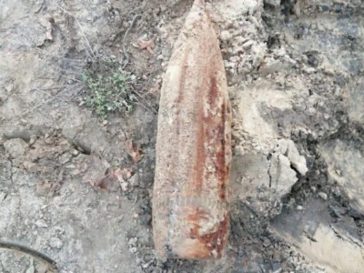 Niewybuch na terenie budowy. Odwołane zajęcia szkolne i nieczynna pływalnia