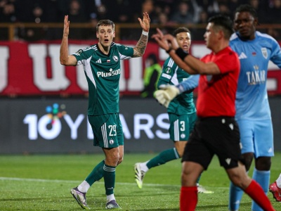 O piłkarzu Legii było głośno. Czekał 15 godzin