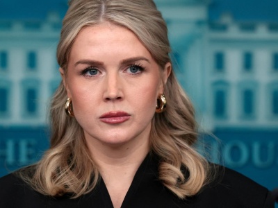 Rzeczniczka Trumpa: Prezydent jest skrajnie sfrustrowany Ukrainą i Rosją. 