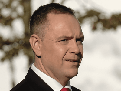 Dwa zdjęcia z wizyty Nawrockiego wywołały burzę w sieci. MSZ odpowiada