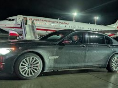 Afera o brudną limuzynę dla Nawrockiego. MSZ zabrało głos