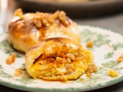 Do ciasta ziemniaczanego dodaję szybki farsz i wkładam do piekarnika. Cała rodzina zajada ze smakiem