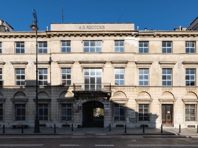 Art Warsaw Miodowa. Przedświąteczny weekend ze sztuką w wyjątkowych przestrzeniach