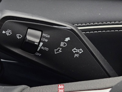 Zimą wyłącz tę funkcję w swoim samochodzie. Może narobić więcej szkód niż pożytku