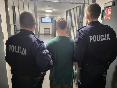 Mogło dojść do tragedii. Naćpany ukradł ciężarówkę z naczepą i uciekał nią policji