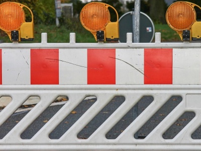 Nowe prace drogowe mogą spowolnić ruch. Służby apelują o ostrożność