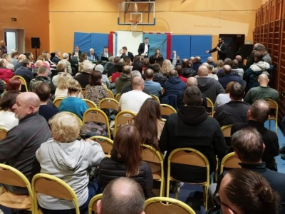 Kolejowa inwestycja trochę mniej kontrowersyjna. Tłumy na spotkaniu w Podlesiu