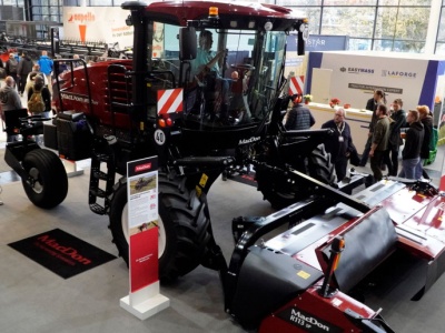 Samojezdne kosiarki pokosowe wracają do europejskiej oferty. Co z ceną?