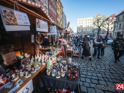 Świdnicki Jarmark Bożonarodzeniowy rozpoczęty. Sprawdź program Świdnickiej Kolędy
