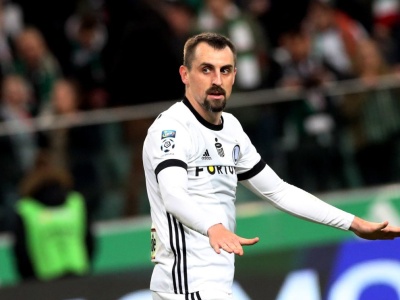 Symbol kompromitacji Legii. Kucharczyk wprost: Daliby mu buty wiązać