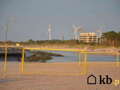 Chciał postawić niewielką turbinę wiatrową w ogrodzie. Urzędnicy uświadomili go, ile wymagań musi spełnić