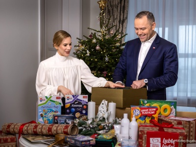 Para Prezydencka przygotował świąteczną paczkę dla sześcioosobowej rodziny. Co się w niej znalazło?