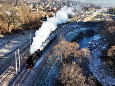 Kolej wraca po 20 latach. Pierwszy fragment linii 104 gotowy, pociągi jadą w stronę Sądecczyzny