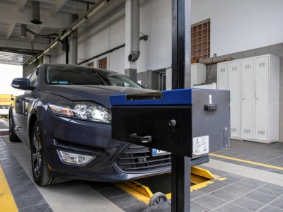 Wiesz, co oznacza ta kontrolka? Wielu kierowców ją ignoruje, a potem płacą grube tysiące