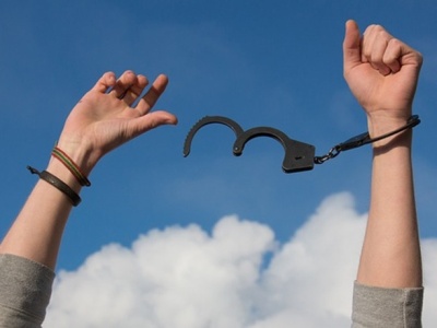 Białoruś: na wolność wyszło 123 więźniów politycznych. Wśród nich Polak