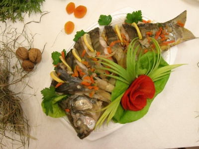 Przedwojenny karp na niebiesko. Zapomniany sposób na idealną rybę wigilijną