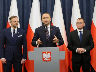 Jedni mówią o interesach, drudzy o trosce. Tak oceniono weta Nawrockiego