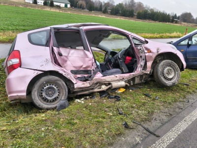 Zderzenie hondy z seatem na DW837. Manewr wyprzedzania zakończył się wypadkiem