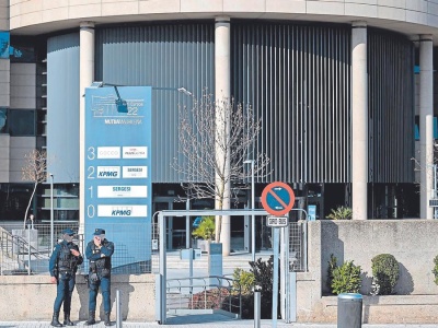 Aresztowania w Plus Ultra. Śledztwo zaczęło się od przeszukań na Teneryfie