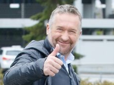 Rafał Sonik pokazał zdjęcie z młodszym synem i prawi o późnym tacierzyństwie: 