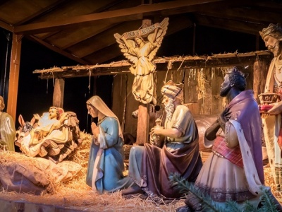 Zamiast Świętej Rodziny, polityczny przekaz. Archidiecezja apeluje o opamiętanie