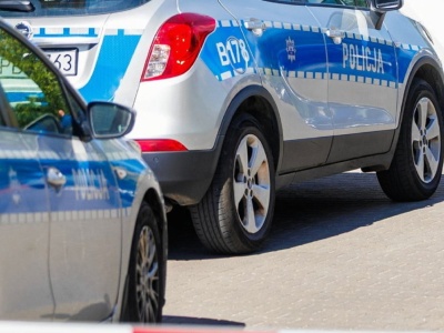 Opolskie: 7-latek potrącił autem 5-letnią siostrę