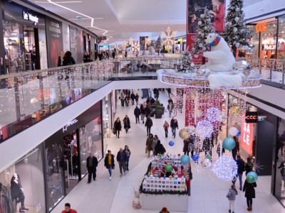 Niedziele handlowe i zakupy w grudniu 2025. Czy 14 grudnia sklepy będą otwarte?