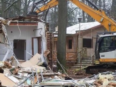 Drzewa pod gruzem? Inwestycja w Arturówku wzbudza kontrowersje