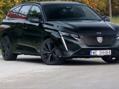 Peugeot 308 z hybrydą plug-in. Wygląda jak milion dolarów, a czym zawodzi?