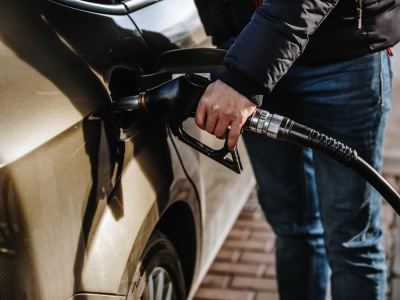 Dobra wiadomość dla kierowców: ceny paliw w dół i tak już zostanie do końca roku