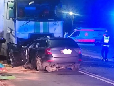 Czołówka osobówki z ciężarówką, trwa reanimacja! Zablokowana droga krajowa DK75 w Nowym Sączu